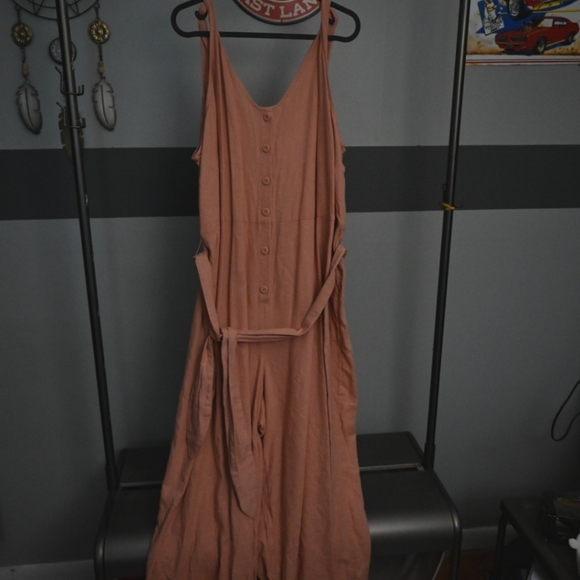 Old navy blush jumpsuit with belt and pockets - Picture 4 of 5